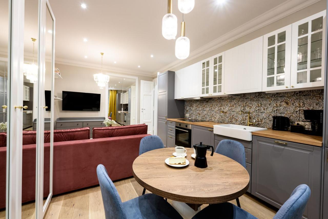 Native Apartments Nowowiejska 9 คราคูฟ ภายนอก รูปภาพ